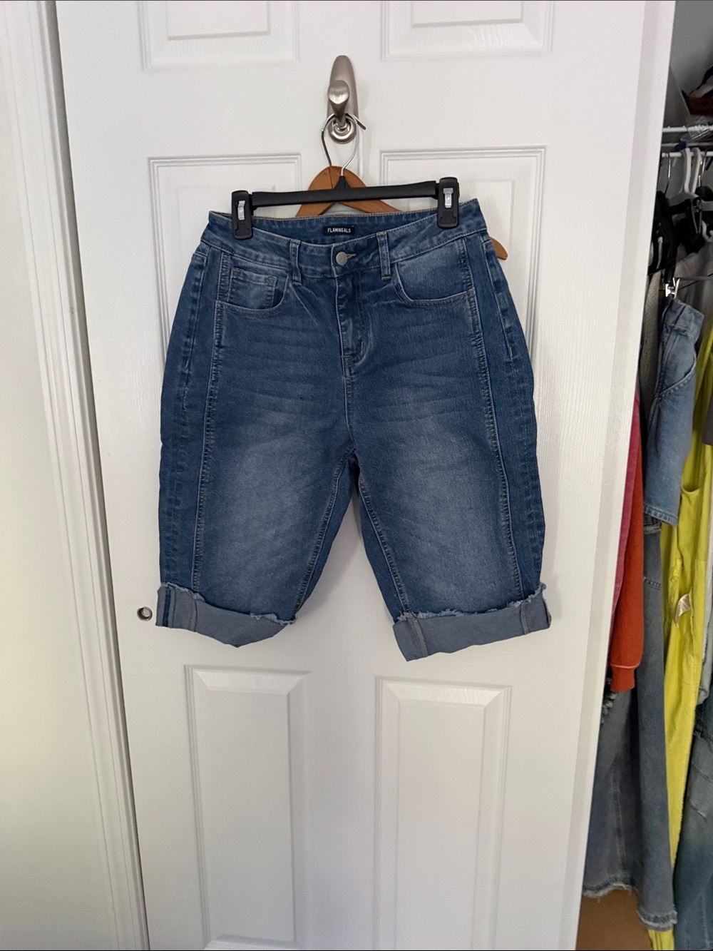 Ragged Waist Rolled Hem Denim Bermuda Shorts - Blue